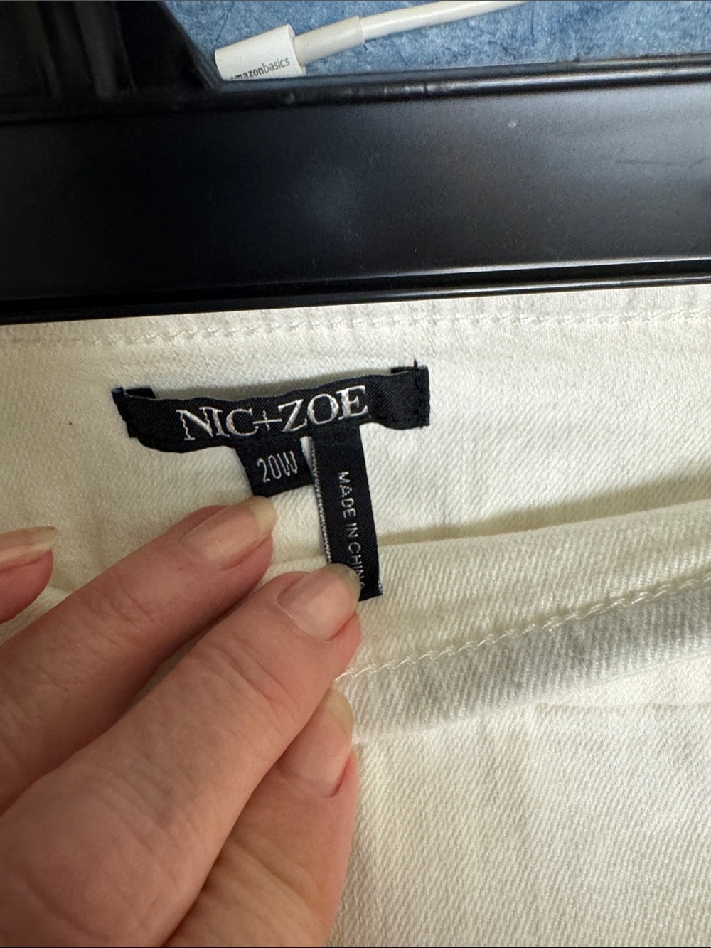 NIC+ZOE Ivory Cropped Pants - Picture 5 of 7